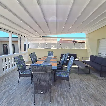 Georgina Villa Vodice